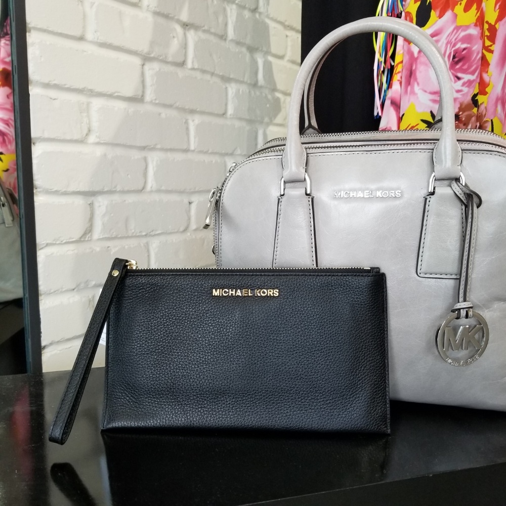 Michael Kors Jet Set Large Zip Clutch BLACK